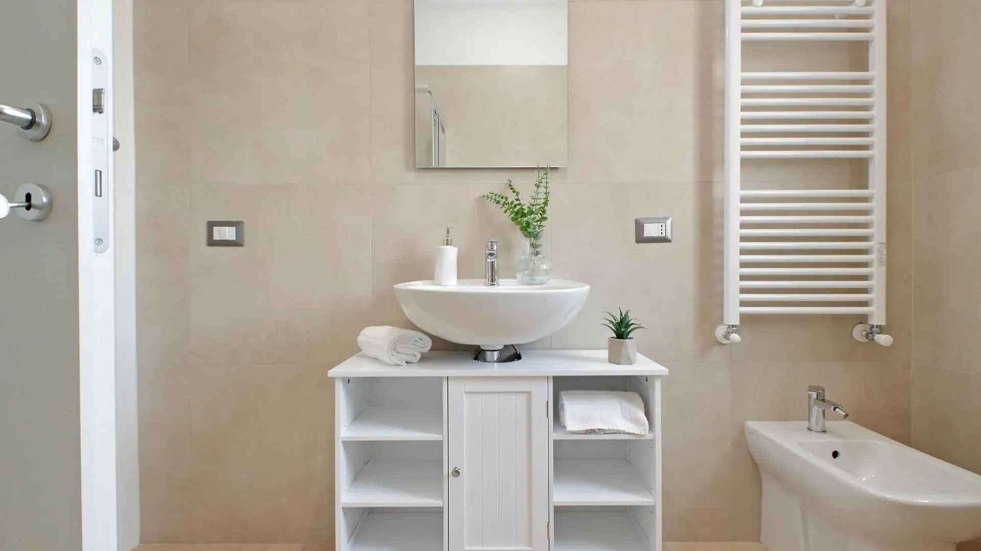 Andrea Home- Collegato A Roma E Aeroporto Fiumicino Apartment