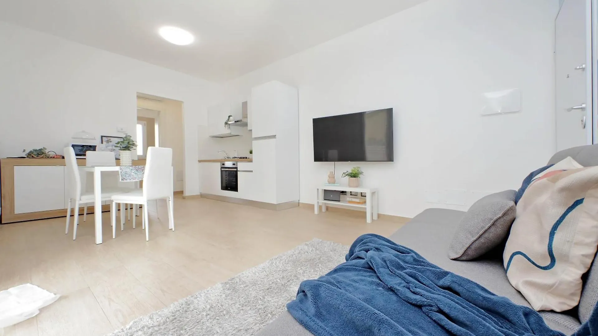 Andrea Home- Collegato A Roma E Aeroporto Fiumicino 0*,  Italy